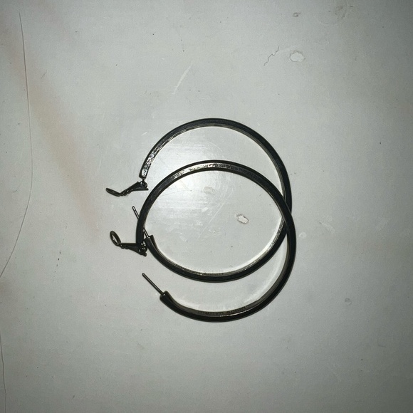 Black hoops - never worn!! - Picture 1 of 2